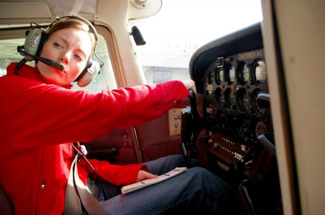 army-reserve-helicopter-pilot-awvz8wkl