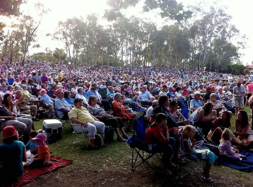 Tamworth: fans gather to listen to the velvet tones of Sara Storer
