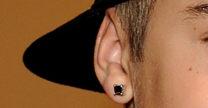 Which ear is the gay ear to get pierced